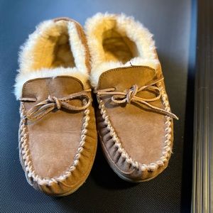L.L. Bean Mens Wicked Good Brown Moccasin Slippers